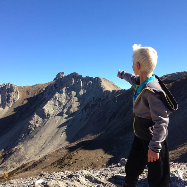 Discover the greatest hikes along the white water rivers, green valleys, flowered alps, high summits, glacier-lakes and mountainhuts. Our recommandations are available (gox-links) # Les Têtes # Glacier Blanc # Dormillouse # Lac d'Eychauda # Refuge des Bans and many others...