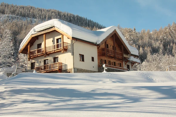 East-side Chalet entrance Apartment