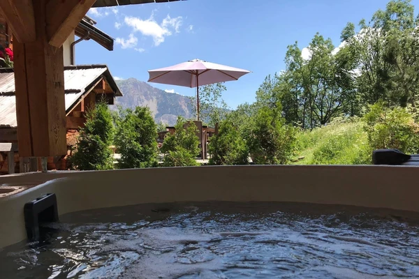 You can enjoy our Sauna & Jacuzzi. Free to use during your stay. Only for guests. The ultimate way to relaxe after your Mountain Actvities