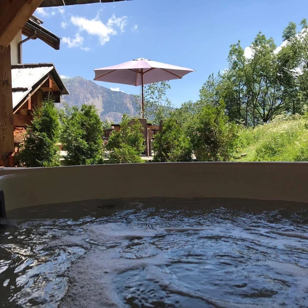 You can enjoy our Sauna & Jacuzzi. Free to use during your stay. Only for guests. The ultimate way to relaxe after your Mountain Actvities